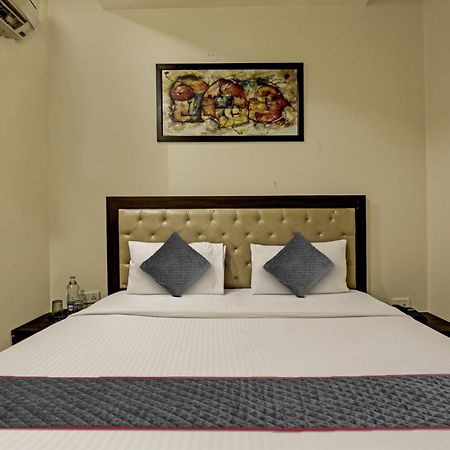 גאזיאבאד Townhouse Grand Inn מראה חיצוני תמונה