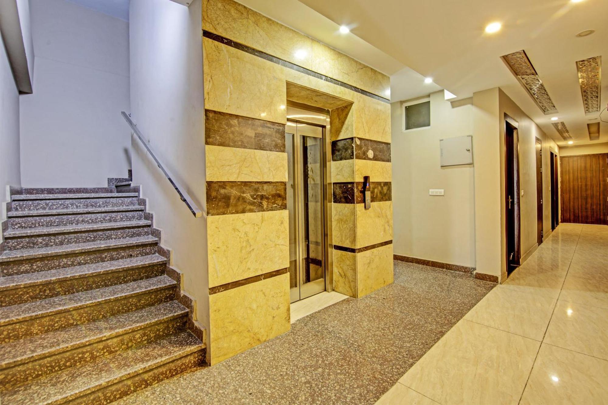 גאזיאבאד Townhouse Grand Inn מראה חיצוני תמונה