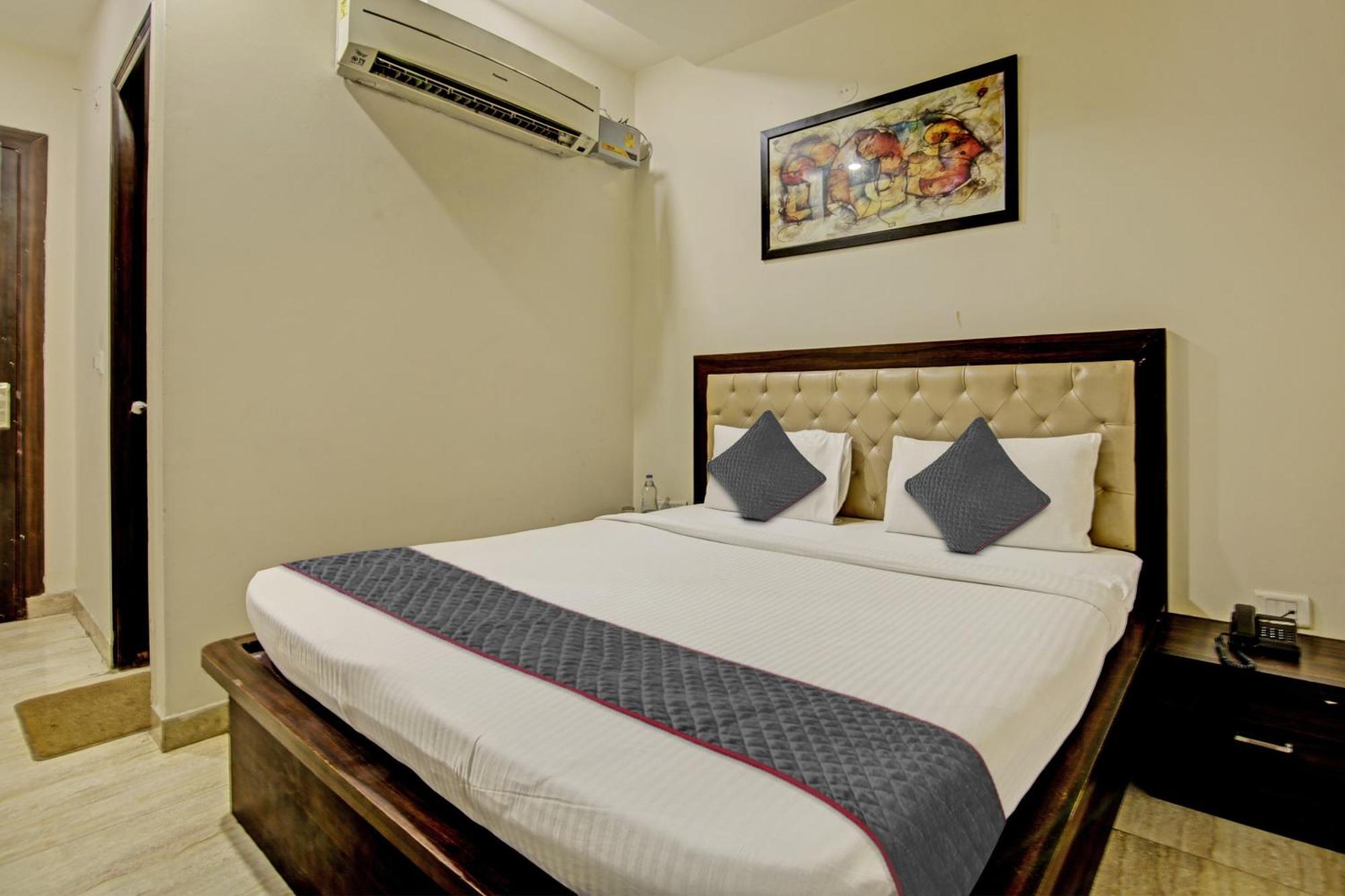 גאזיאבאד Townhouse Grand Inn מראה חיצוני תמונה