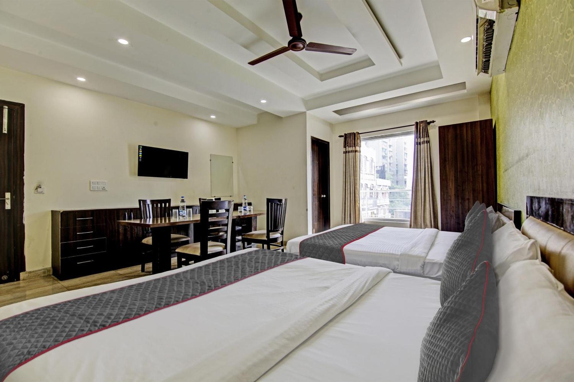 גאזיאבאד Townhouse Grand Inn מראה חיצוני תמונה